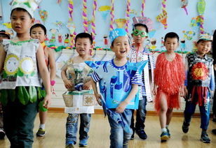 组图 幼儿园办另类儿童环保时装秀 