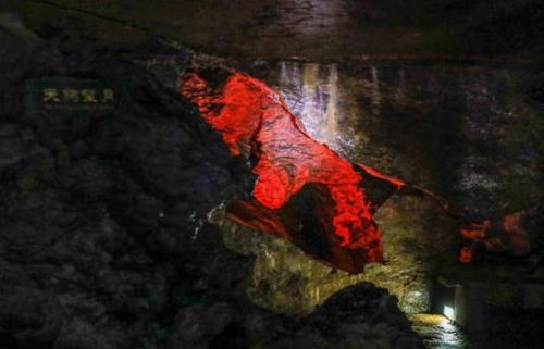 全国唯一需躺着进的溶洞 洞口现双龙,中国洞瀑之最也在这里