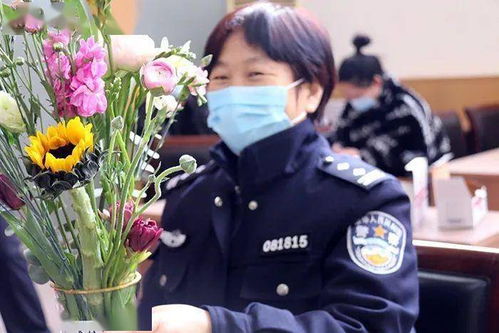 花 漾女神节 让女警 花 点时间