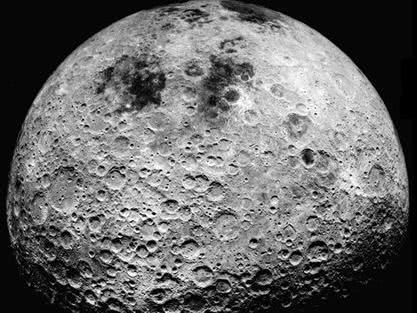 美国宇航局月球表面下有一个地下网络.发现天窗