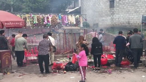 广西巴马发现村民烧香,祭拜禄老太公,真是神奇 