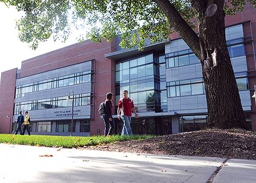 冬奥正当时 盘点那些自带冰场的美国大学