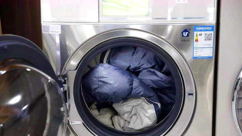 洗衣机洗羽绒服 羽绒服可以放在洗衣机里洗吗
