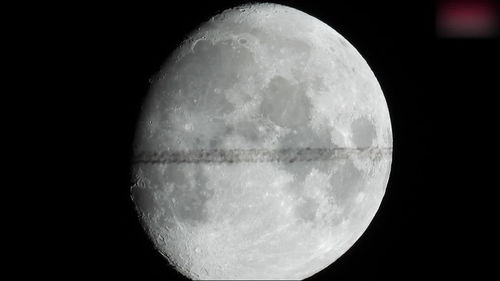 三限盘 月亮刑土星,星盘合盘：月亮和土星相位分析