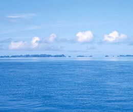 梦见蔚蓝的大海是什么意思梦到蔚蓝的大海好不好(梦见蔚蓝的海水)