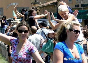 看世界丨比萨斜塔为什么这么有名 全靠游客奇葩合影 