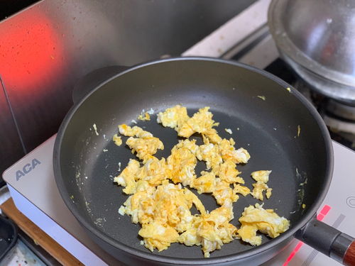 1个柿子2个鸡蛋,做一顿热气腾腾的早餐面,吃完全身暖,简单