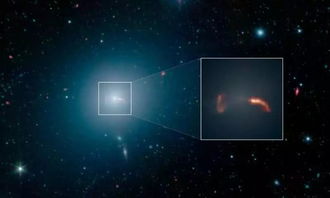 超大质量黑洞周围的M87巨星系 