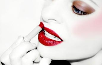口红效应,唇膏颜色上的选择与女人的性格有关吗