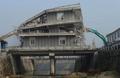 农村俗语 坑塘屋,桥上房,必伤亡 ,啥意思