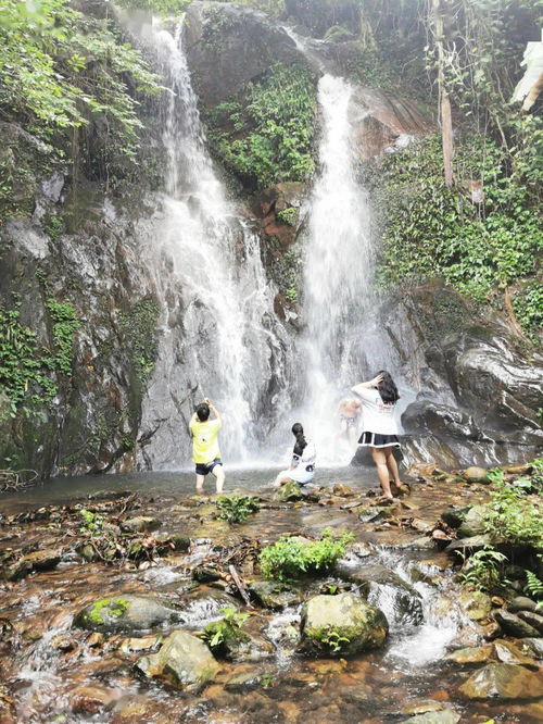 超美 南宁私藏的小众避暑地,夜宿山间 露营游泳 避世瀑布 90 的人都没去过