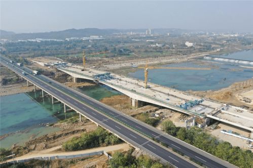 高铁大道跨安昌河大桥合龙 春节前达到通车条件