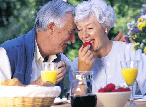 为啥老人身上有一股怪味 建议45岁后,远离3个习惯,老了或没味