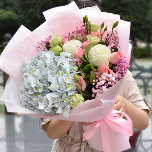 毕业季女生送男生玫瑰花代表什么 毕业季送花这样选