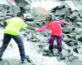 济南娃徒步川藏线一天走30多公里 最小的7岁半,最大11岁