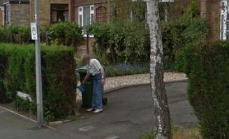 女孩在谷歌地图上发现已故18个月折母亲在花园中浇花的身影 