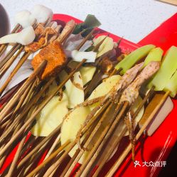 串串怎么弄好看(油炸串串怎么串好看)(油炸串串的穿法)