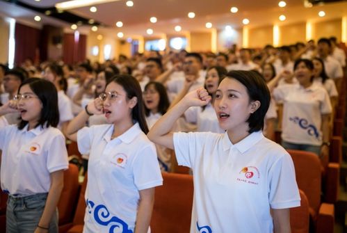 女子发现丈夫大学时的 恋爱日记 ,嘴上表示理解,结果却手抖了