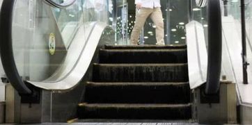 世界上最短的电梯,只有四五层台阶的高度,日本人都说很方便 