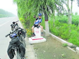 小伙路过车祸现场救助伤者