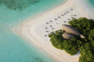马尔代夫巨浪酒店沐浴在海滩上的清凉体验