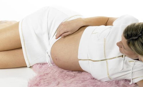 分娩说 离预产期只有十几天了,孕妈突然腰疼会不会提前生呢