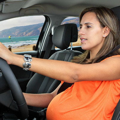 原创准妈妈在孕期开车，一定要注意这几点，可以有效降低意外的发生！