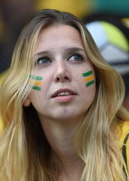 傅家俊助力公益 谈世界杯称巴西需用百年翻身 