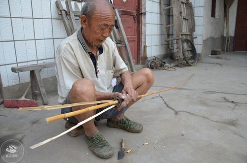 河南七旬老人大石磙上显功夫,这一招即将失传