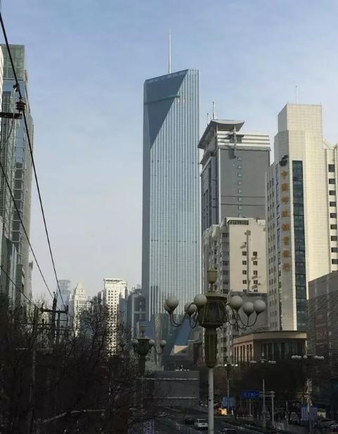 西北这座高楼,高度超300米名列省内第一,位于甘肃