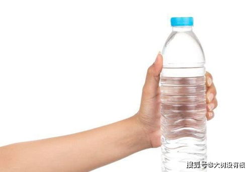 为什么瓶装水会过期,而自然界中的水过了几亿年都没过期