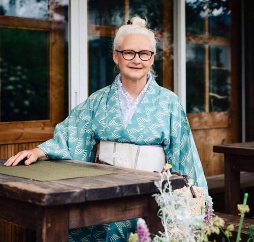 英国奶奶穿和服走红网络,笑容堪比少女,日本民众直呼女神