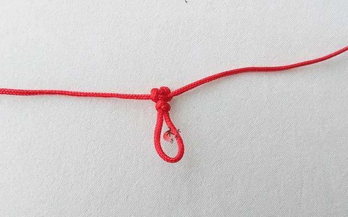 美女必学的一款超漂亮首饰,心形红绳手链编法教程 