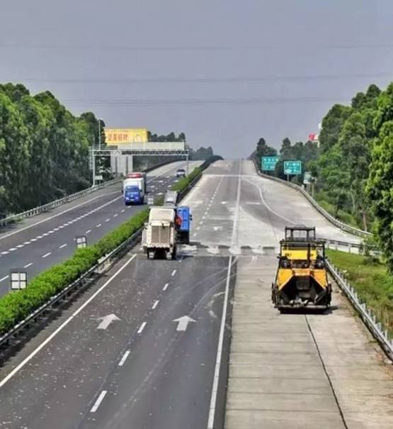 茂湛高速 茂名至观珠段广州方向 的路面施工实行交通管制