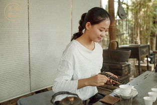 茶艺师 博山茶馆有一个美丽的姑娘,她的名字叫做小慧