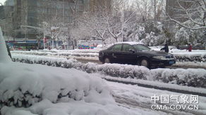 全国多地降雪 影响交通出行 