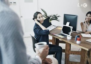 职场是个技术活 霸道女上司趴在我耳边说想试试我的味道