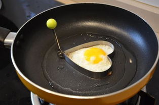 煎鸡蛋是不是要油热了才放鸡蛋,煎鸡蛋老是不成形 