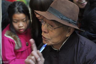 母亲逼女儿结婚,命理师说她今年无婚,没想到结婚那天女儿跑了 