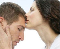 两性心理 女人哪里渴望得到男人的Kiss 