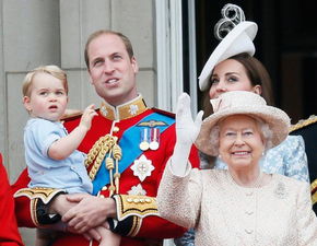 英国王室出巡小王子抢镜