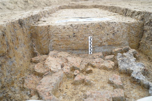 湖南孙家岗遗址考古发现独特葬式 垫器葬