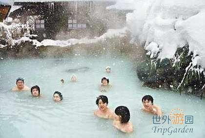 日本年轻女性为何钟情于男女混浴 