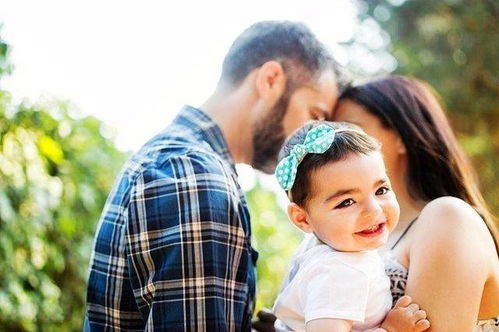 孩子总是伸手打人 他只是想引起注意,父母可别误会