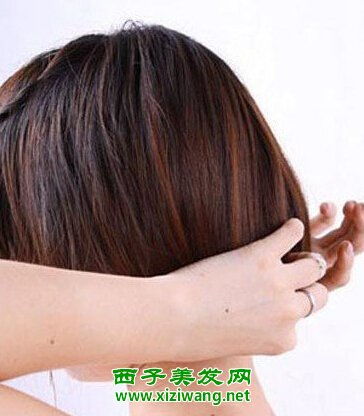 女生长发变短发简单扎法技巧 