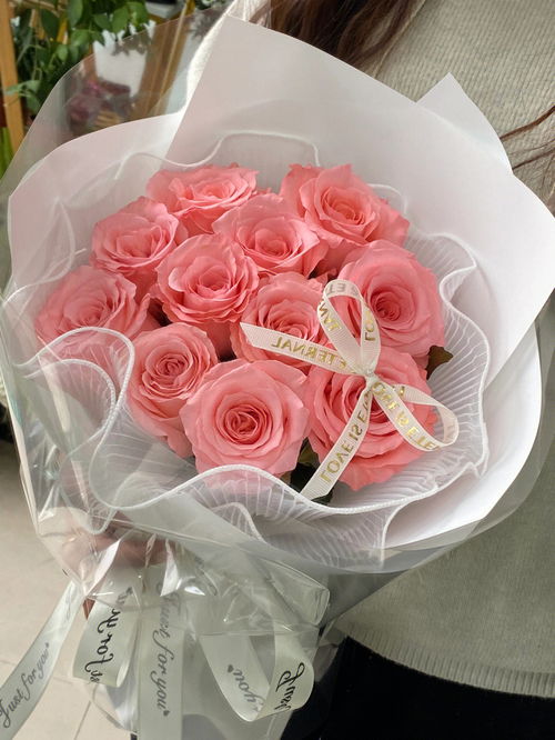 粉粉嫩嫩的戴安娜玫瑰花束 