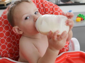 婴儿不用奶瓶怎么办(宝宝不用奶瓶喝奶怎么办)