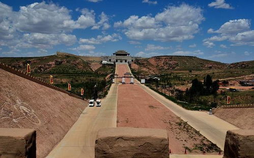 两千年前的 高速公路 ,当时并无混凝土,为何秦直道千年不长草