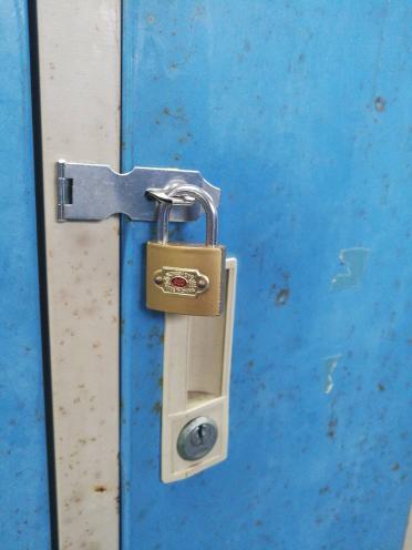 这种锁要怎么撬开 自己的 两把钥匙都丢了 想撬开 