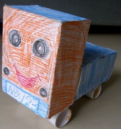 怎样用纸盒做亲子手工小汽车 